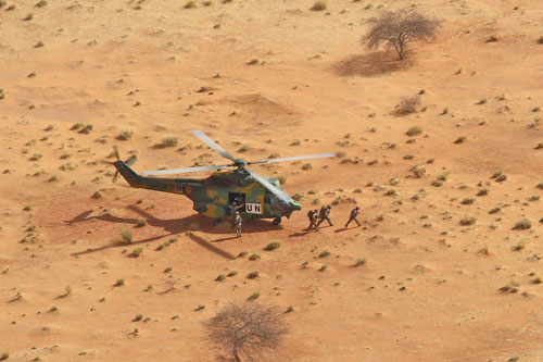 Hélicoptère IAR330L Puma Roumanie au Mali