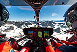 Dans le cockpit d'un hélicoptère H145 de la REGA