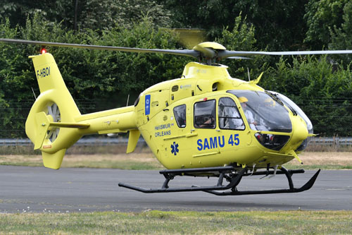 Hélicoptère EC135 F-HBOI du SAMU 45