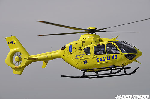 Hélicoptère EC135 F-HBOI du SAMU 45