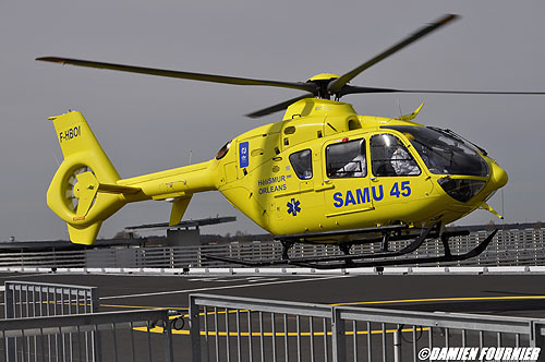 Hélicoptère EC135 F-HBOI du SAMU 45