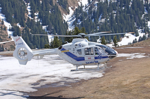 Hélicoptère EC135 F-GMHE du SAMU38