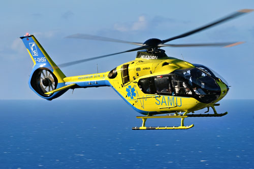 Hélicoptère H135 / EC135 T3 F-OHSG du SAMU 974 de La Réunion