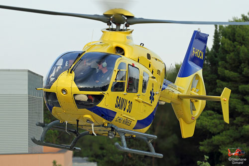 Hélicoptère EC135 F-HOCN du SAMU 30