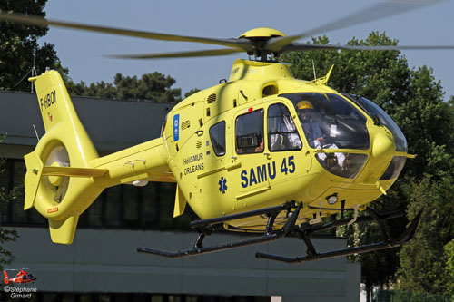 Hélicoptère EC135 F-HBOI du SAMU 45