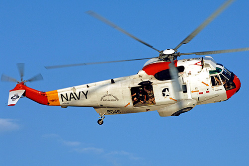 Hélicoptère S61 Seaking, US Navy, récupération des astronautes par un hélicoptère Seaking de l'US Navy, après l'amerrissage de la capsule Apollo de retour de la Lune