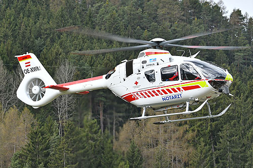 Hélicoptère de secours H135 OE-XWM d'HELI AUSTRIA