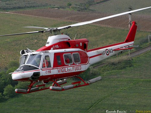 Hélicoptère AB412 des pompiers italiens