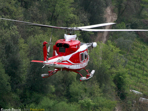 Hélicoptère AB412 des pompiers italiens