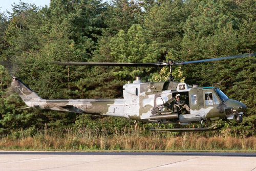 Hélicoptère UH1N USMC