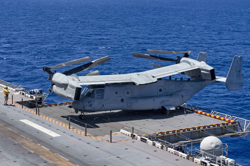 V22 Osprey avec aile pivotee