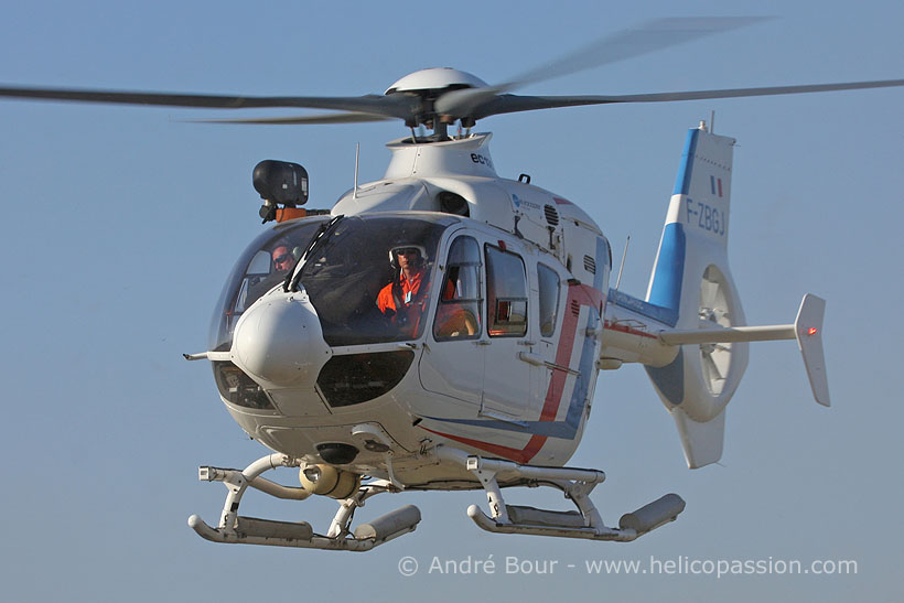 EC135 Douanes