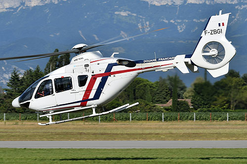 Hélicoptère EC135 Douanes