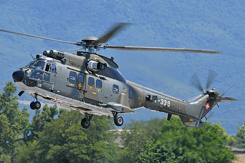 Hélicoptère AS532 UL Cougar T-339 de l'Armée de l'Air suisse