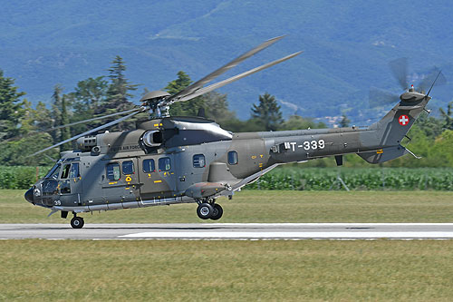 Hélicoptère AS532 UL Cougar T-339 de l'Armée de l'Air suisse