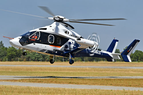 Prototype rapide Racer d'Airbus Helicopters en vol