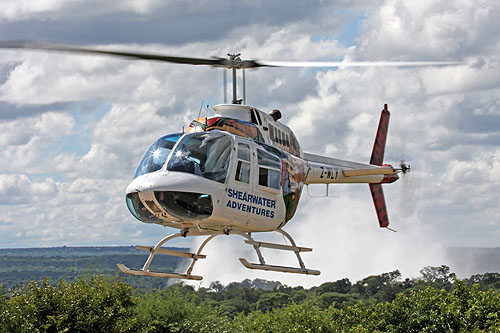 Survol en hélicoptère des chutes Victoria au Zimbabwe