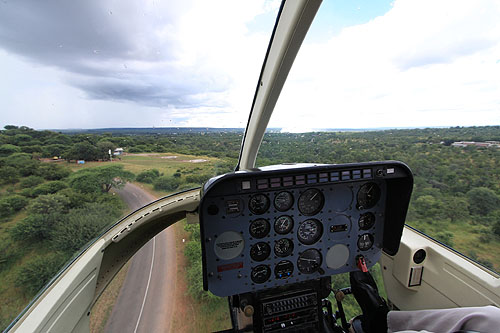 Survol en hélicoptère des chutes Victoria au Zimbabwe