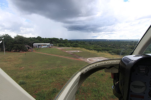 Survol en hélicoptère des chutes Victoria au Zimbabwe