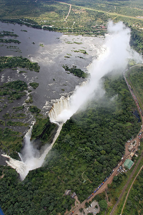 Survol en hélicoptère des chutes Victoria au Zimbabwe