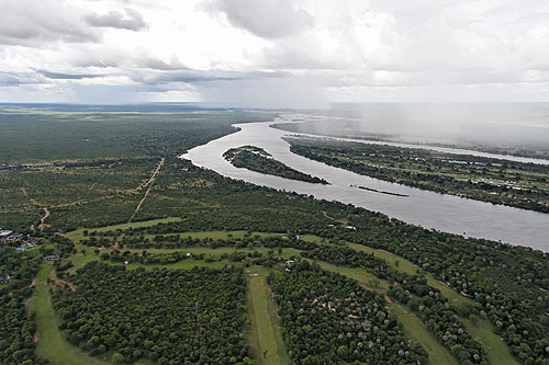 Survol en hélicoptère des chutes Victoria au Zimbabwe