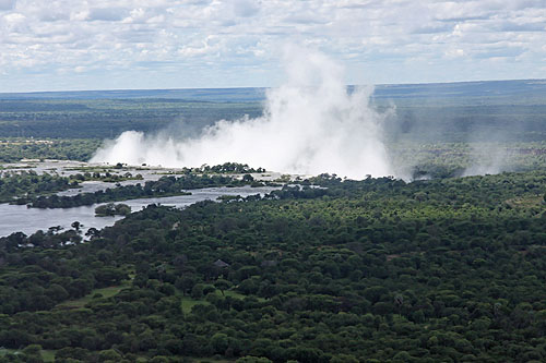 Survol en hélicoptère des chutes Victoria au Zimbabwe