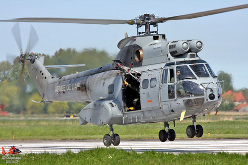 Hélicoptère SA330 Puma français