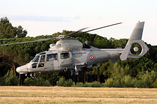 Hélicoptère Dauphin de la Marine française