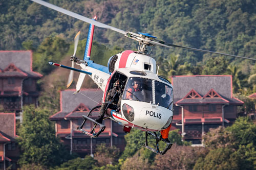 Hélicoptère AS355N Ecureuil 9M-PHE de la Police de Malaisie