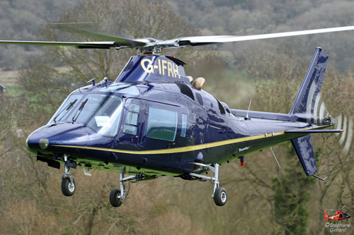 Hélicoptère AGUSTA WESTLAND A109C G-IFRH