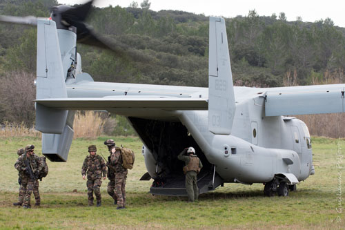 Hélicoptère à rotors basculants (convertible) V22 Osprey des Marines US