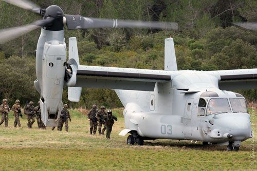 Hélicoptère à rotors basculants (convertible) V22 Osprey des Marines US