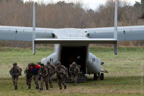 Hélicoptère à rotors basculants (convertible) V22 Osprey des Marines US