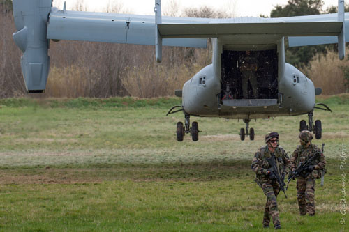 Hélicoptère à rotors basculants (convertible) V22 Osprey des Marines US