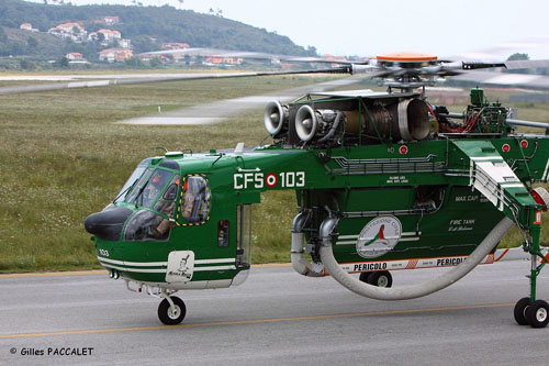 Hélicoptère S64F / CH54B Skycrane I-CFAJ Nuvola Rosso