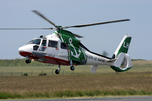 Hélicoptère AS365 Dauphin F-GYLH des pilotes du Port du Havre