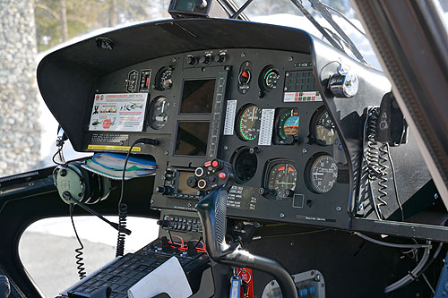 Hélicoptère AS350 B3 Ecureuil F-HESB de Chamonix Mont-Blanc Hélicoptères (CMBH) 