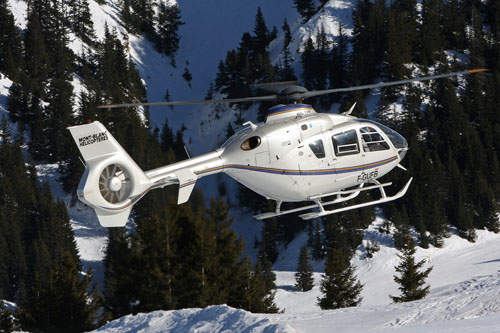 Hélicoptère Eurocopter EC135 de MONT BLANC HELICOPTERES