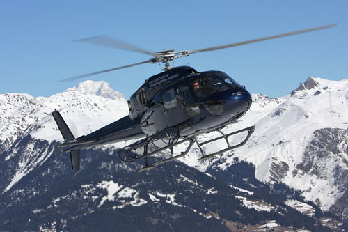 Hélicoptère Eurocopter AS350 Ecureuil d'HELI SECURITE