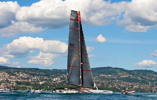 Le Catamaran sur le lac de Genève en Suisse