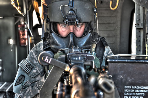 Door gunner sur un UH60 Blackhawk