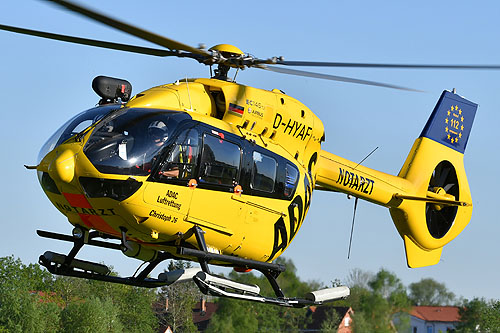 Hélicoptère de secours H145 D-HYAF de l'ADAC