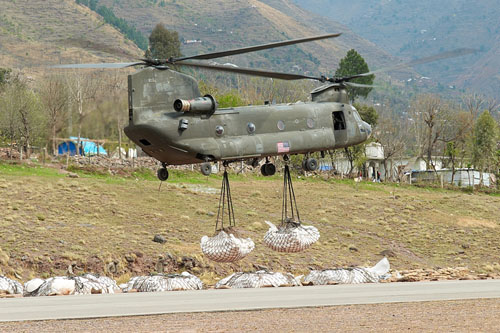 Hélicoptère CH47 Chinook américain