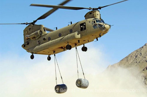 Hélicoptère CH47F Chinook de l'US Army en Afghanistan