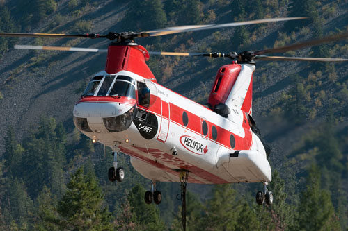 Hélicoptère CH46 SeaKnight de HELIFOR