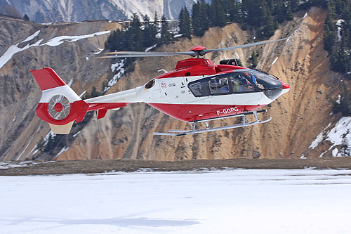 Hélicoptère EC135 de SAF HELICOPTERES