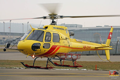 Hélicoptère AS350 Ecureuil d'HELIBERNINA