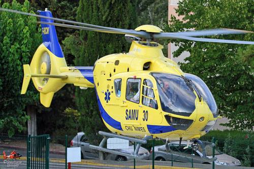 Hélicoptère EC135 F-HOCN du SAMU 30