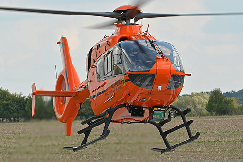 Hélicoptère de secours EC135 T2+ D-HZSJ de la BundesPolizei allemande