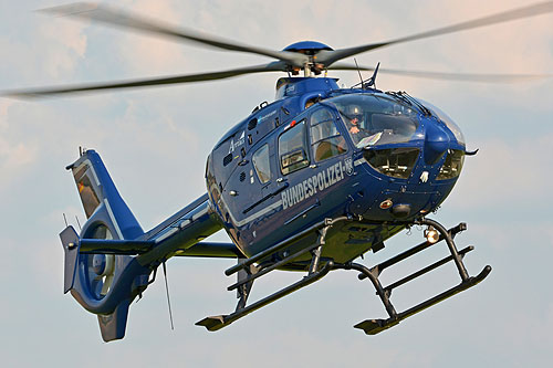 Hélicoptère EC135 T2+ D-HVBN de la BundesPolizei allemande